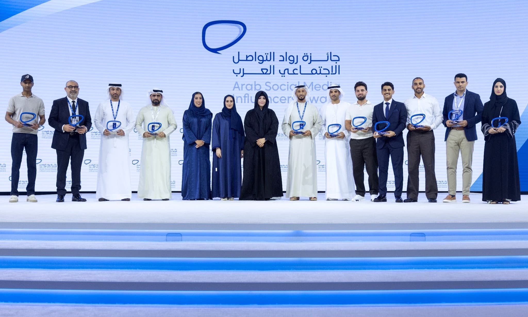 لطيفة بنت محمد تكرّم الفائزين بجائزة رواد التواصل الاجتماعي العرب 2026 في دورتها السادسة